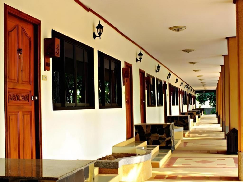 Siam River Resort Chaiyaphum Buitenkant foto